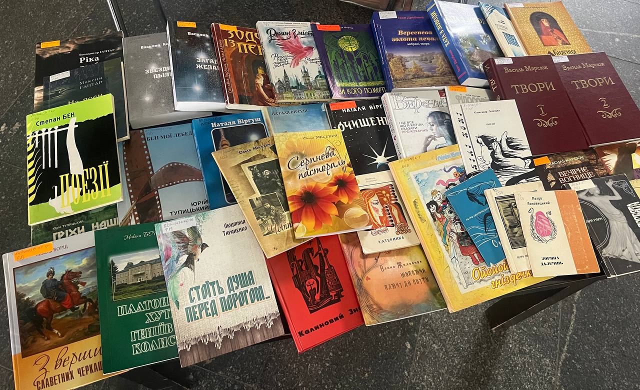 photo 5274133798868161722 y