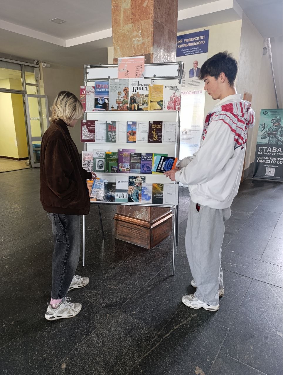 photo 5427316216956655229 y